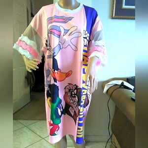 BNWT LOONEY TUNES PINK DRESS (STUNNING) (N BY NANCY)B BUNNY, TAZ, D DUCK LG.